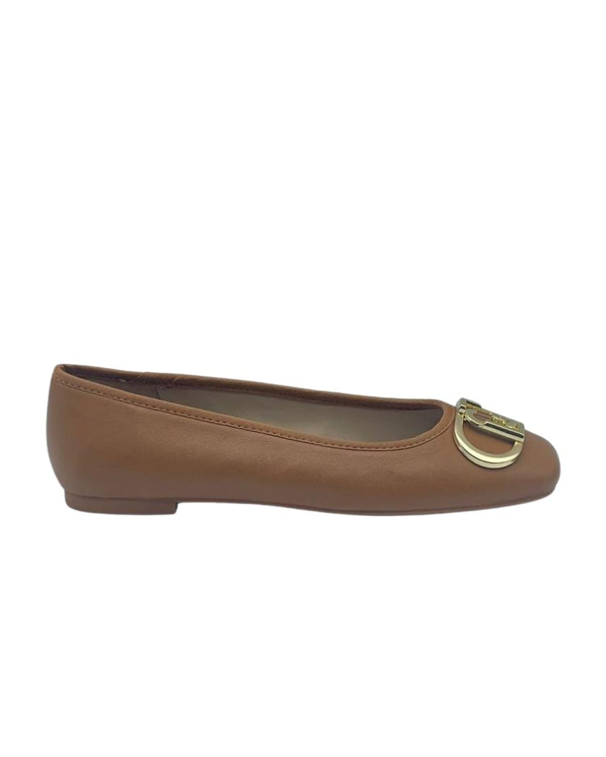 sabrinas-camel-liujo